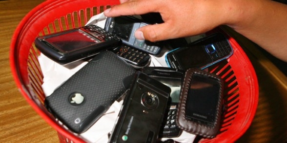 celulares_y_basura.jpg